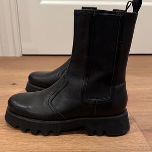 Black Chelsea  Boot